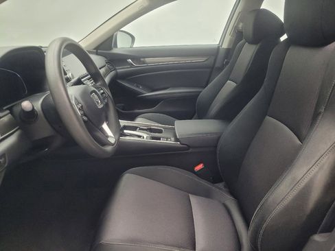 Used 2019 Honda Accord LX image 17