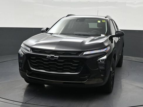 Used 2025 Chevrolet Trax ACTIV w/ Driver Confidence Package FWD image 9