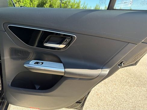 Used 2025 Mercedes-Benz GLC 300 image 47