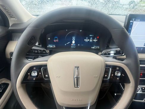 Used 2023 Lincoln Corsair AWD w/ Equipment Group 101A image 17