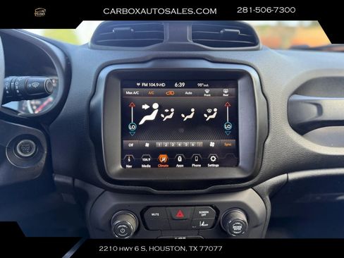 Used 2023 Jeep Renegade Latitude AWD/4WD image 11