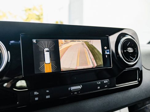 Used 2022 Mercedes-Benz Sprinter 3500 image 61