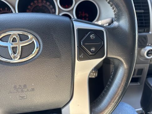Used 2017 Toyota Sequoia SR5 image 37