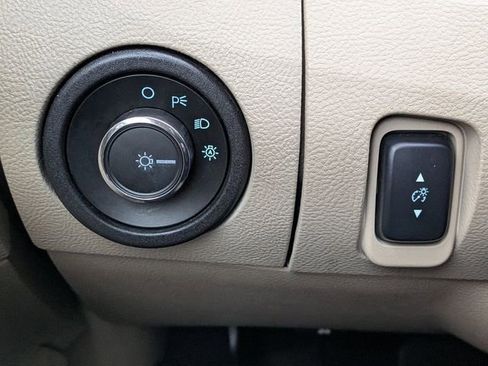 Used 2013 Ford Taurus SEL image 19