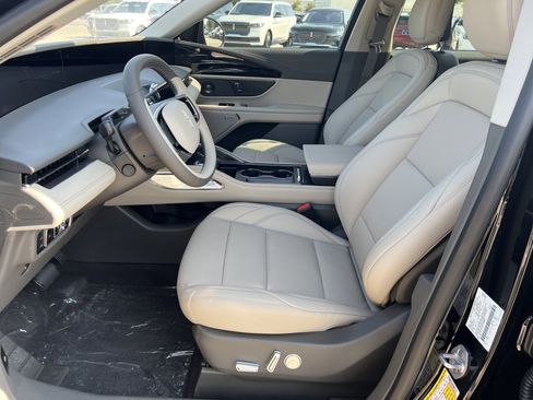 New 2025 Lincoln Nautilus Premier w/ Equipment Group 102A image 26