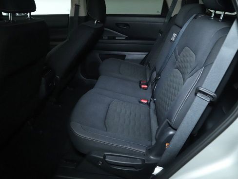Certified 2025 Nissan Pathfinder SV FWD image 14