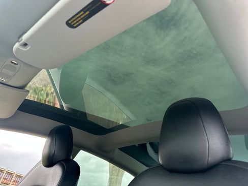 Used 2022 Tesla Model 3 Performance image 19