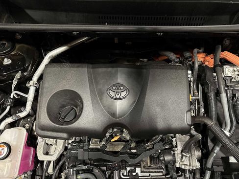 Certified 2024 Toyota RAV4 LE AWD/4WD image 12