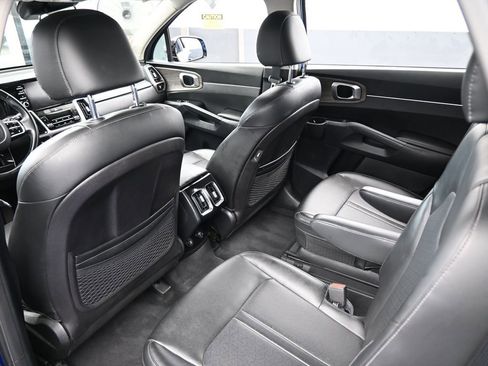 Used 2021 Kia Sorento EX w/ Panoramic Sunroof Package image 35