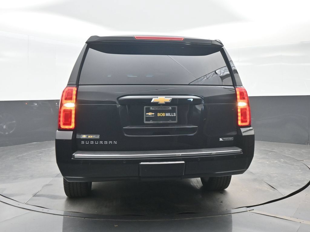 Used 2018 Chevrolet Suburban Premier AWD/4WD image 5