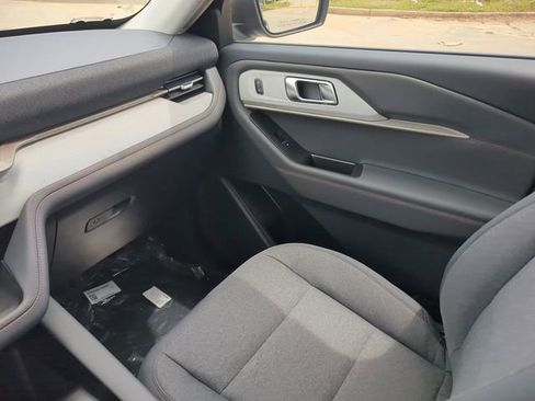 New 2026 Ford Explorer Active RWD image 16