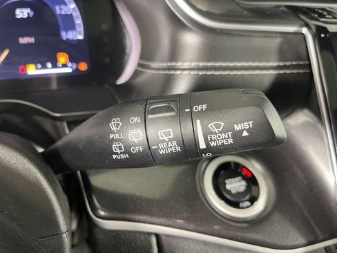 Used 2023 Jeep Grand Cherokee Altitude AWD/4WD image 21