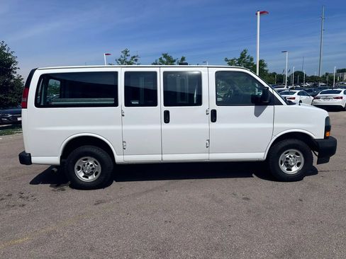 Used 2020 Chevrolet Express 2500 w/ Driver Convenience Package RWD image 4