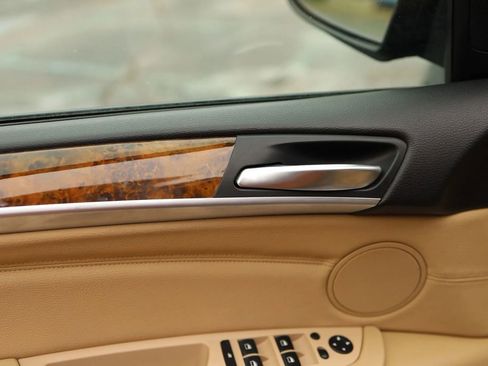 Used 2011 BMW X5 xDrive50i AWD/4WD image 10