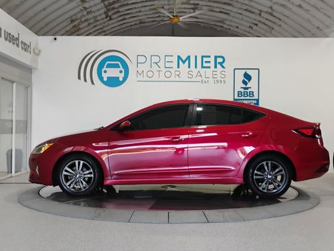 Used 2020 Hyundai Elantra SE w/ Cargo Package (C1) FWD image 3