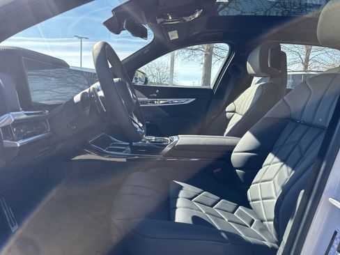 New 2026 BMW 750e xDrive w/ Executive Package image 10