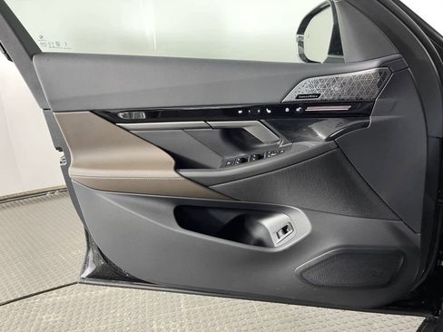 Certified 2025 BMW 530i xDrive w/ Premium Package image 19