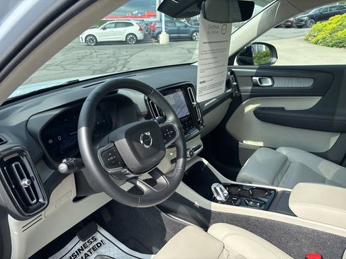 Certified 2026 Volvo XC40 B5 Plus AWD/4WD image 16