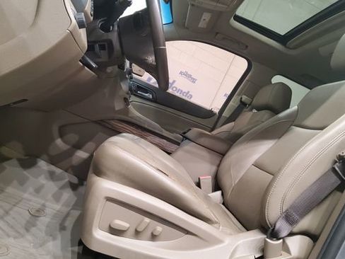 Used 2018 GMC Yukon SLT w/ Open Road Package RWD image 40