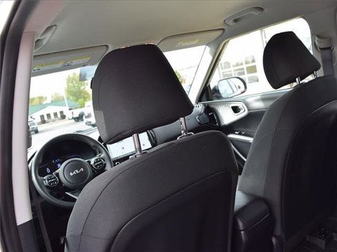 Used 2023 Kia Soul S image 28