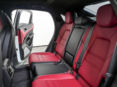 New 2026 Porsche Cayenne GTS AWD/4WD image 22