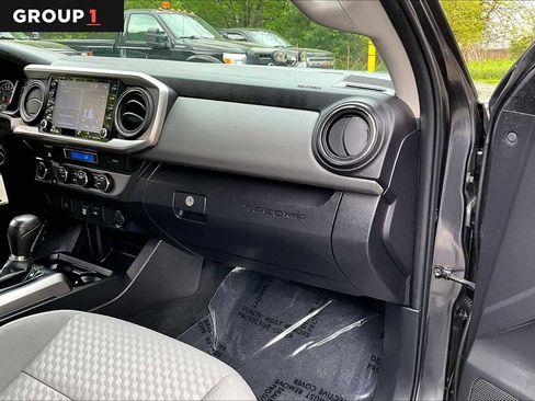 Certified 2022 Toyota Tacoma SR5 AWD/4WD image 19