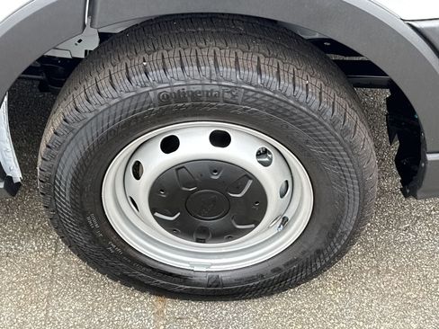 New 2026 Ford Transit 250 148 Medium Roof w/ Load Area Protection Package image 30