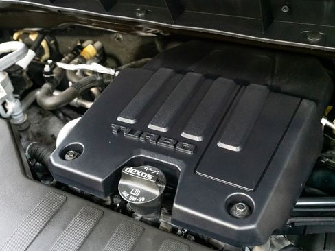 Used 2020 Chevrolet Silverado 1500 Custom w/ Custom Value Package image 4