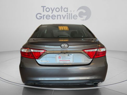 Used 2017 Toyota Camry SE FWD image 5