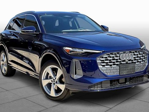 New 2025 Audi Q5 Premium Plus image 2