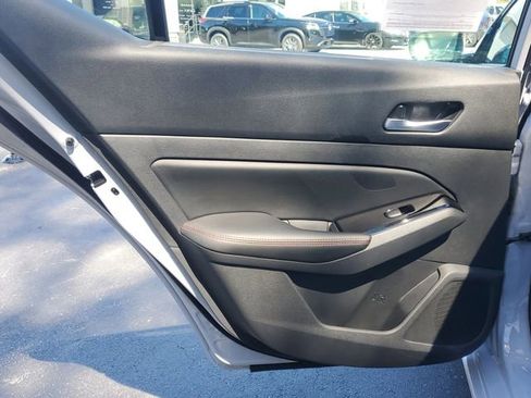 Used 2025 Nissan Altima 2.5 SR image 11