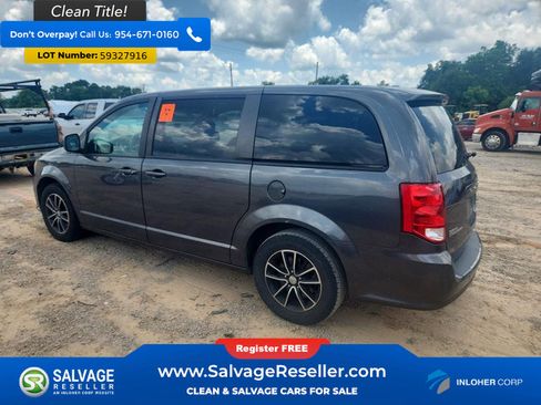 Used 2018 Dodge Grand Caravan SE FWD image 3