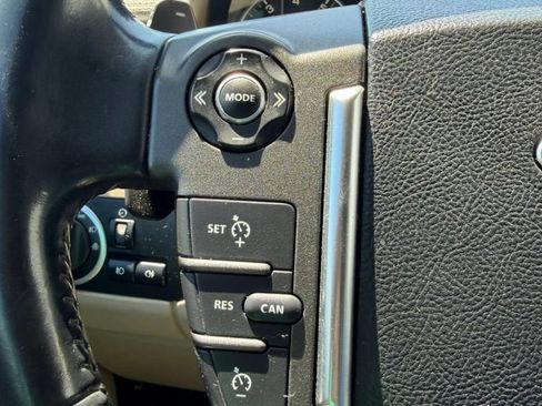 Used 2016 Land Rover LR4 HSE AWD/4WD image 25