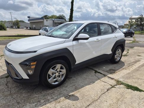 Used 2025 Hyundai Kona SE FWD image 3