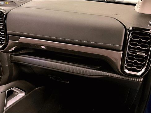 Used 2024 Ford Ranger Lariat w/ FX4 Off-Road Package image 15