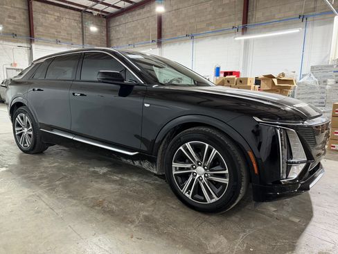 Certified 2024 Cadillac Lyriq Luxury RWD image 7
