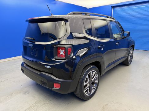 Used 2016 Jeep Renegade Latitude FWD image 7