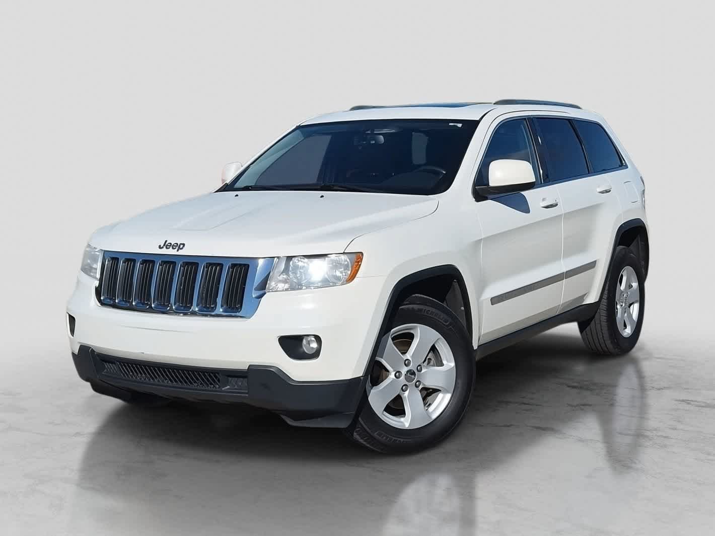 Used 2012 Jeep Grand Cherokee Laredo AWD/4WD image 1