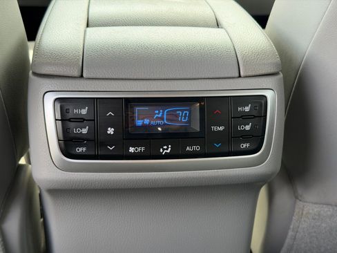 Used 2019 Toyota Highlander Limited Platinum image 33