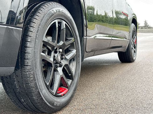 Used 2020 Chevrolet Traverse Premier w/ Redline Edition AWD/4WD image 17