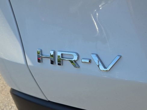 Used 2023 Honda HR-V LX image 31