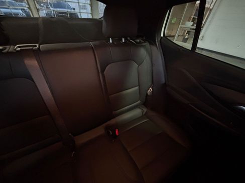 Used 2025 Buick Envista Sport Touring image 39