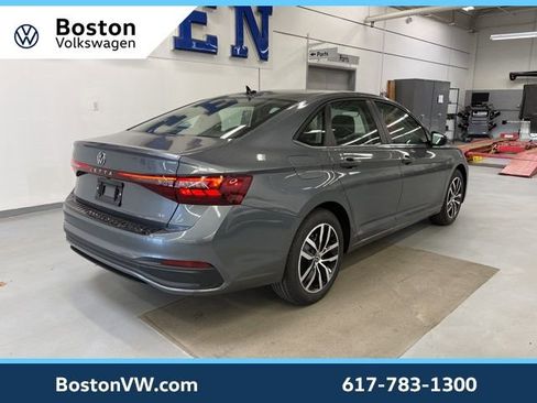 New 2026 Volkswagen Jetta SE FWD image 4