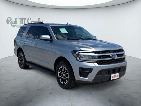 Used 2024 Ford Expedition XLT RWD image 3
