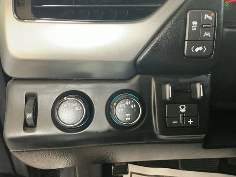 Used 2016 Chevrolet Suburban LTZ AWD/4WD image 17