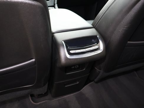 Certified 2024 Cadillac XT6 Luxury image 19