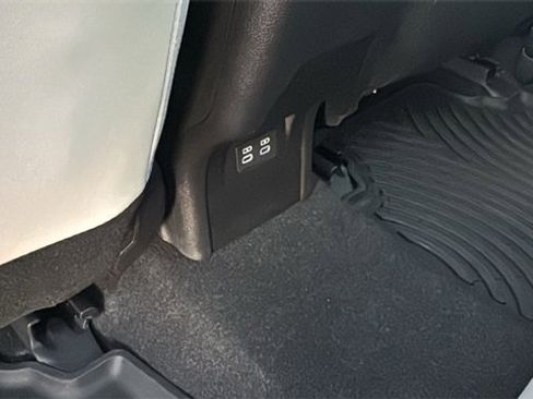 Used 2024 Toyota Prius XLE image 22