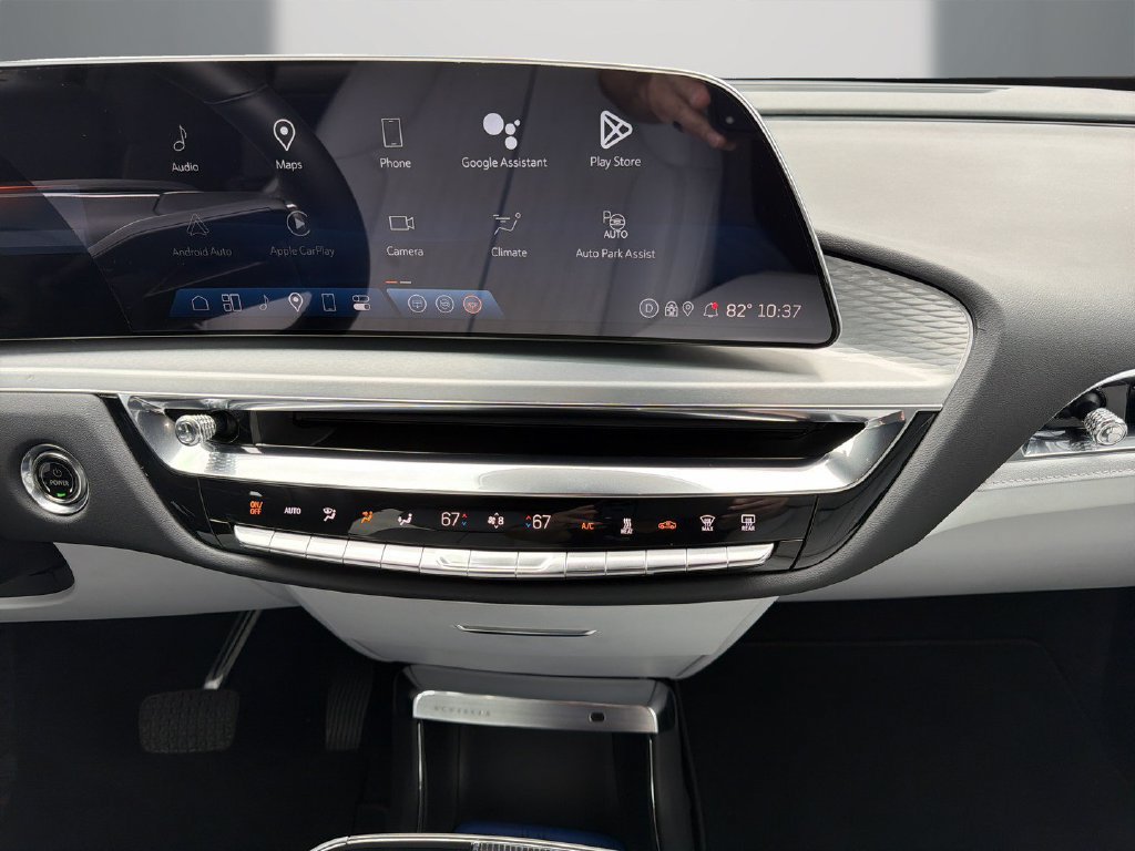 Certified 2024 Cadillac Lyriq Sport RWD image 18