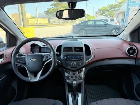 Used 2014 Chevrolet Sonic LT image 16