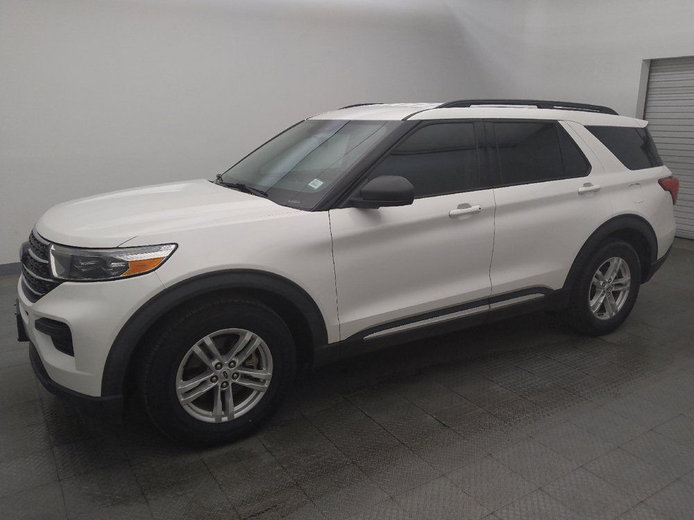 Used 2021 Ford Explorer XLT RWD image 2